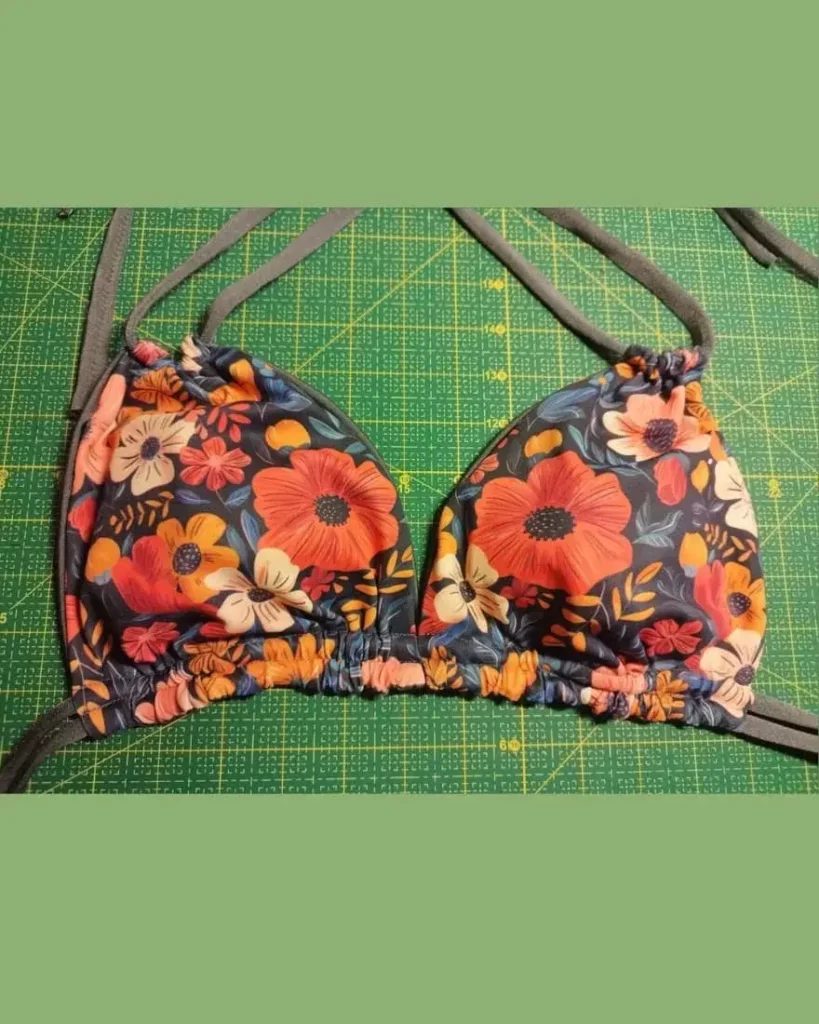 Usij_si_svuj_prvni_oboustranny_plavkovy_top_vyzva_zdarma_strih_na_plavky_zdarma (22)